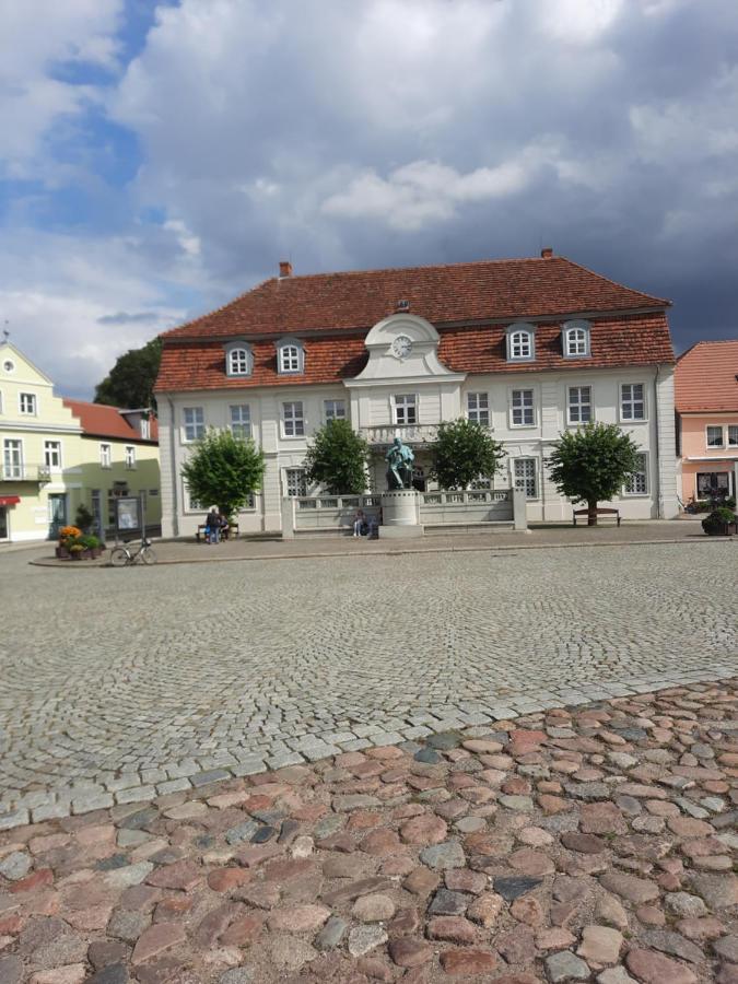 Ferienwohnung Am Schloss 라우터스타트스타벤하겐 외부 사진