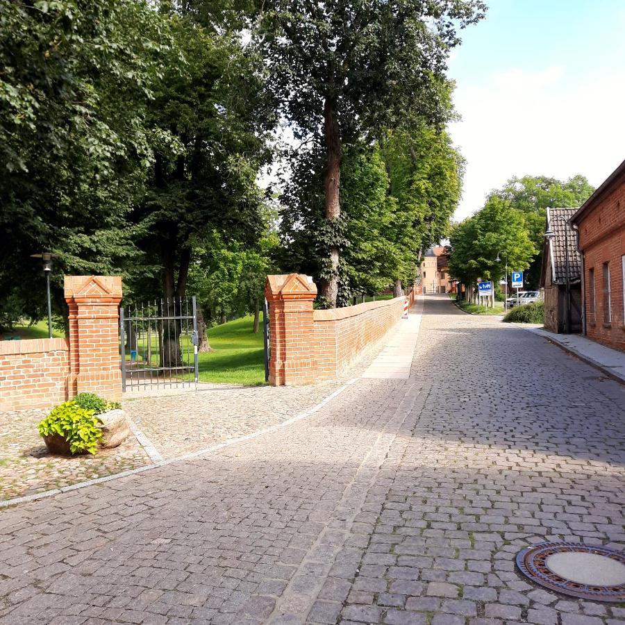 Ferienwohnung Am Schloss 라우터스타트스타벤하겐 외부 사진