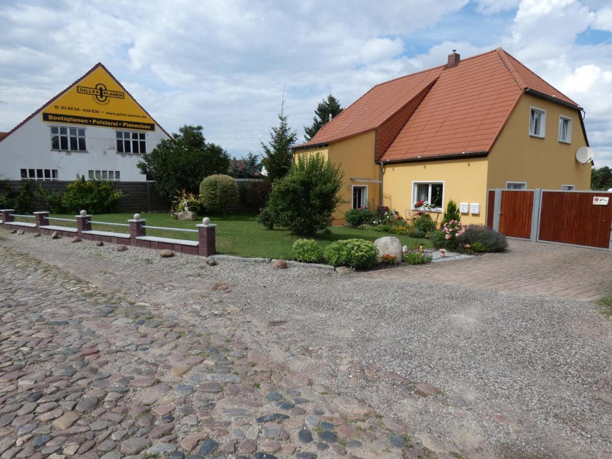 Ferienwohnung Am Schloss 라우터스타트스타벤하겐 외부 사진