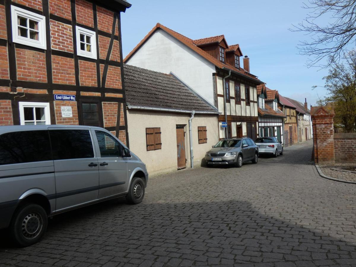 Ferienwohnung Am Schloss 라우터스타트스타벤하겐 외부 사진